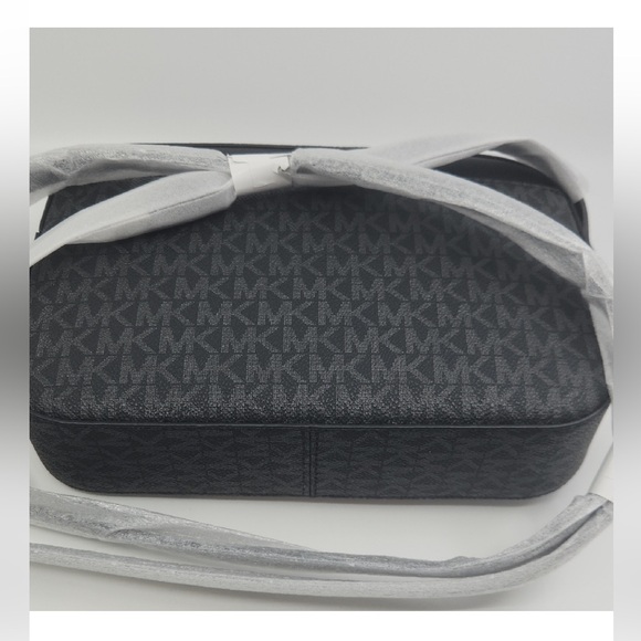 MICHAEL Michael Kors Black Jet Set Crossbody. NWT - Picture 3 of 7
